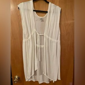 Women’s white brandnew flowy vest shawl
